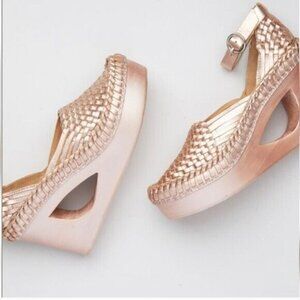Free People  Rose Gold Teagan Huarache Platform Clogs Womens Sz 7.5